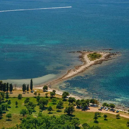 Studio Polynesia.2 *